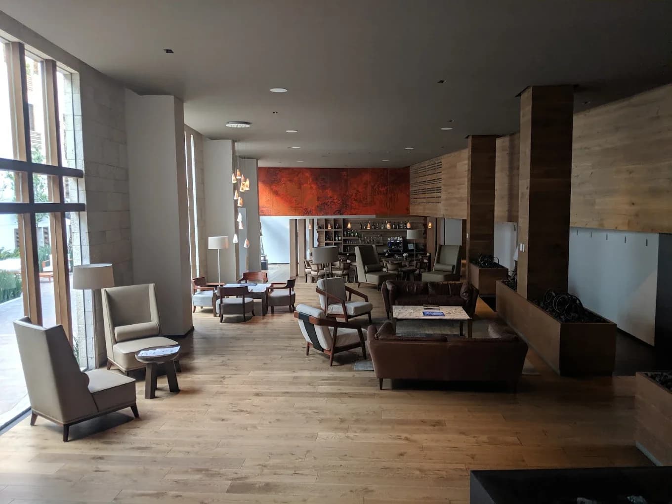 Hotel Cartesiano - Mobiliario personalizado en lobby